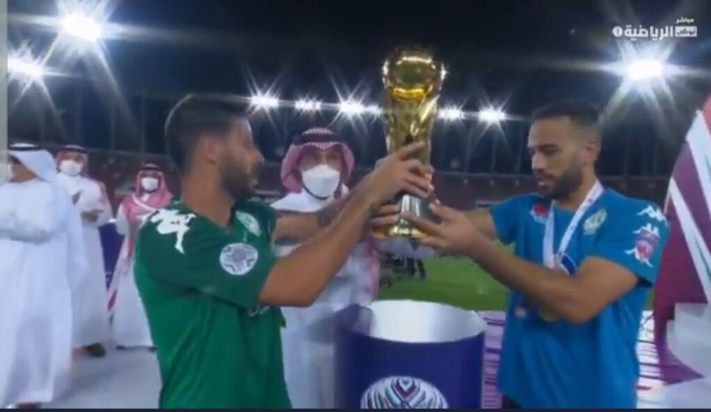 تتويج الرجاء على حساب الاتحاد السعودي بكأس محمد السادس