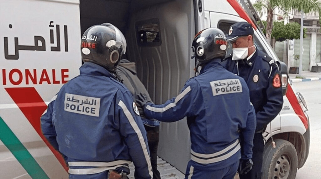 سلا.. الأمن يعتقل شخصا نصب على العشرات من “المعتمرين”
