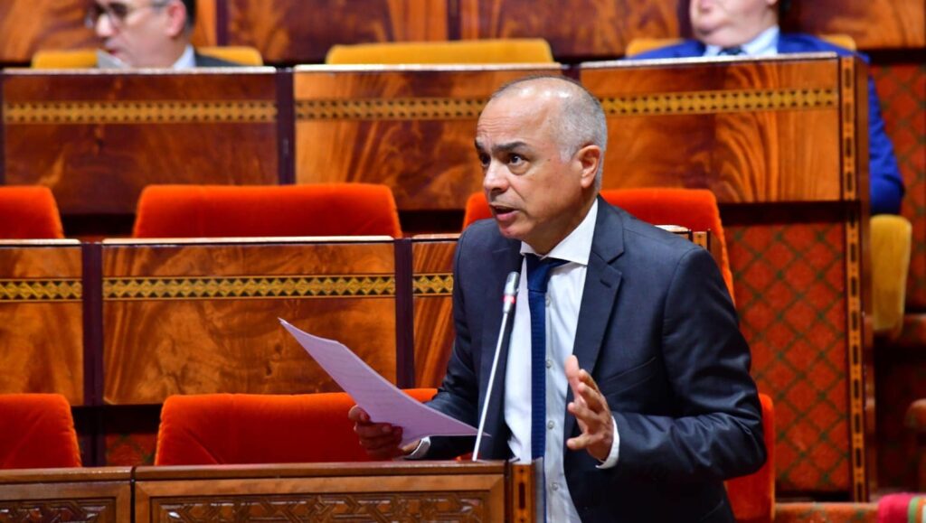 مديرية خريبكة توقف أستاذا عن العمل بسبب الإضراب