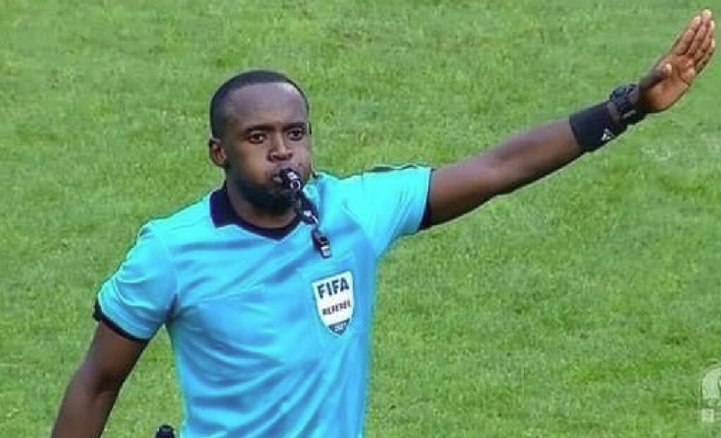 الكاف يكشف عن طاقم تحكيم مباراة النهائى بين نهضة بركان والزمالك